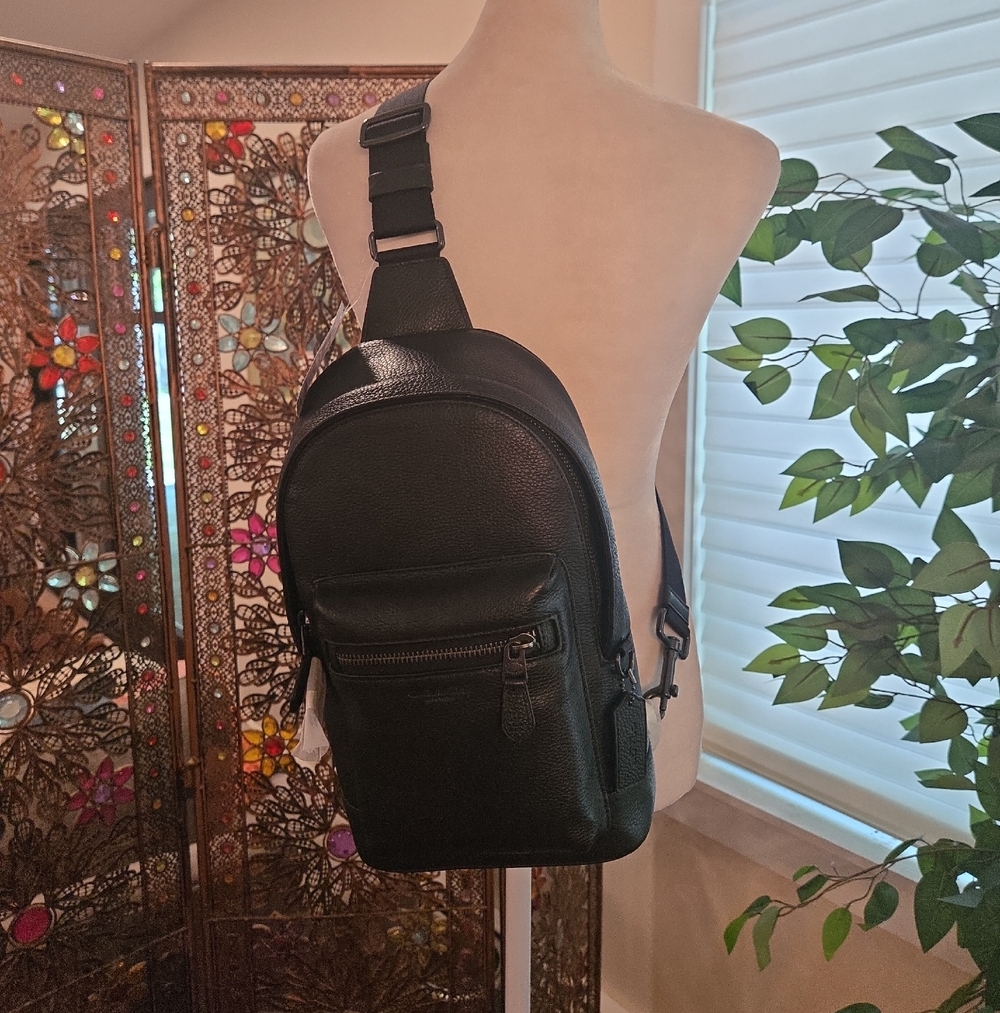 NWT Coach West Pack Black Pebbled Leather Unisex Sling Backpack